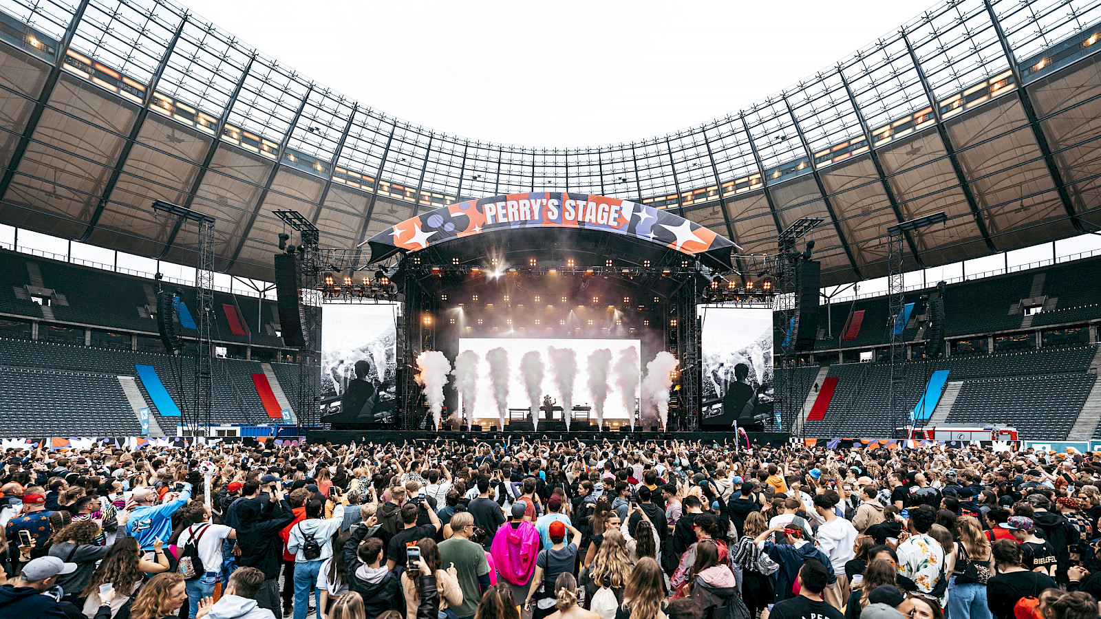 BUNT. @ LOLLAPALOOZA FESTIVAL, BERLIN 2025 &copy; Luke B. Photography