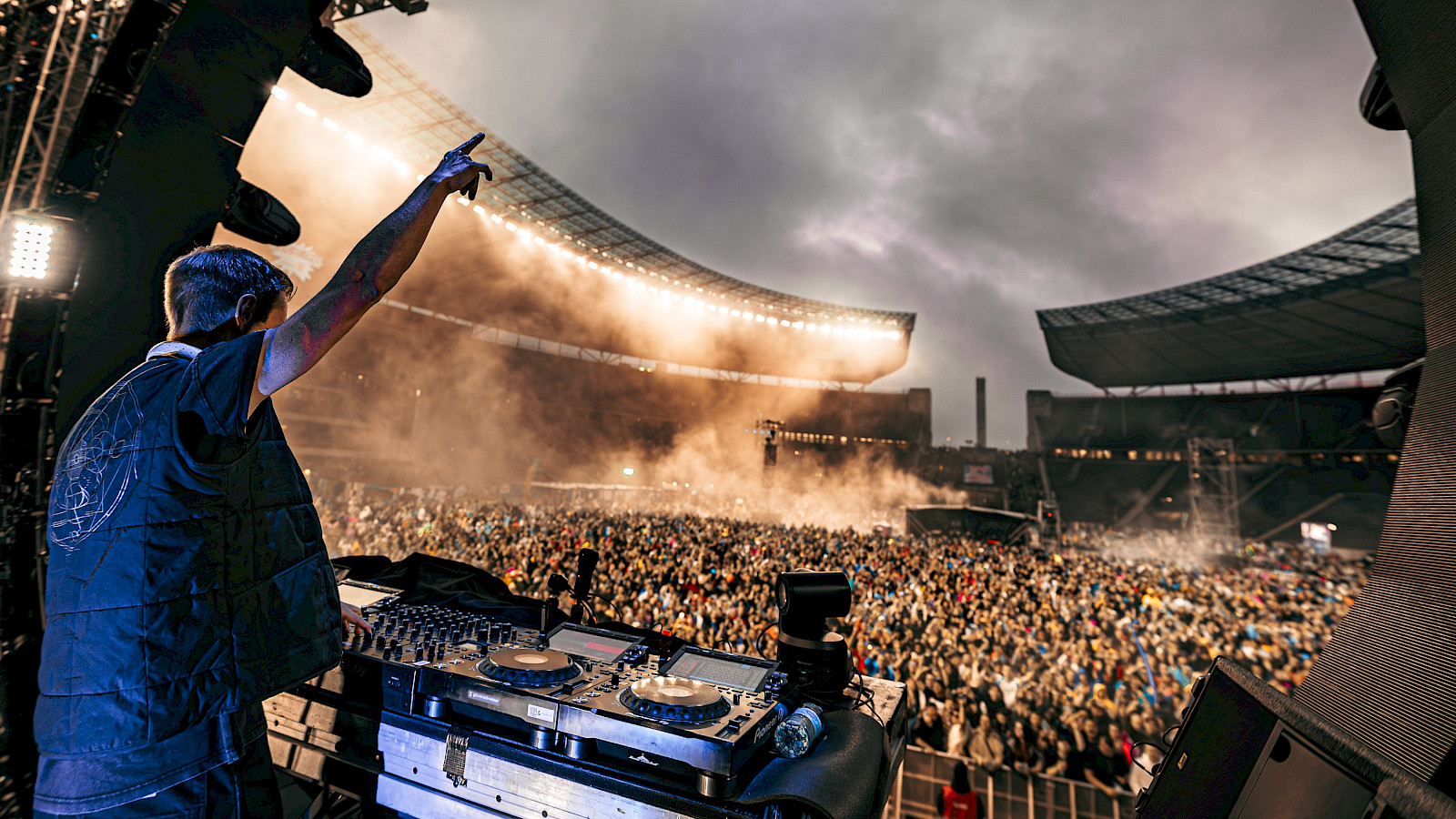 ARMIN VAN BUUREN @ LOLLAPALOOZA FESTIVAL, BERLIN 2025 &copy; Luke B. Photography