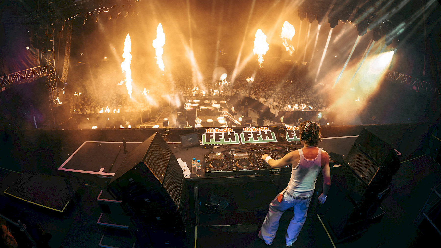 FELIX JAEHN @ FFH JUST WHITE 2025, HESSENTAG, BAD VILBEL &copy; Luke B. Photography