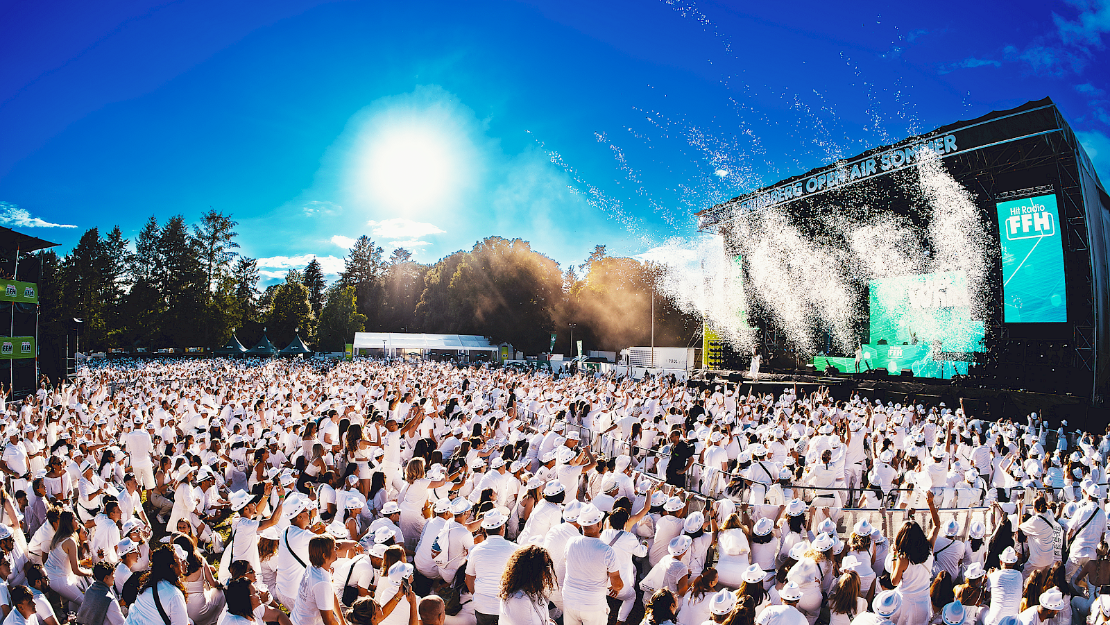 Crowd / Atmosphere / FFH Just White / Event / 2024 / 13.07.2024 / &copy; Luke B. Photography