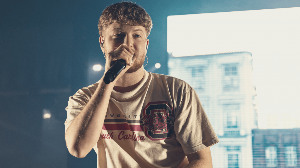 01099 - STADTHALLE, BAUNATAL © Luke B. Photography