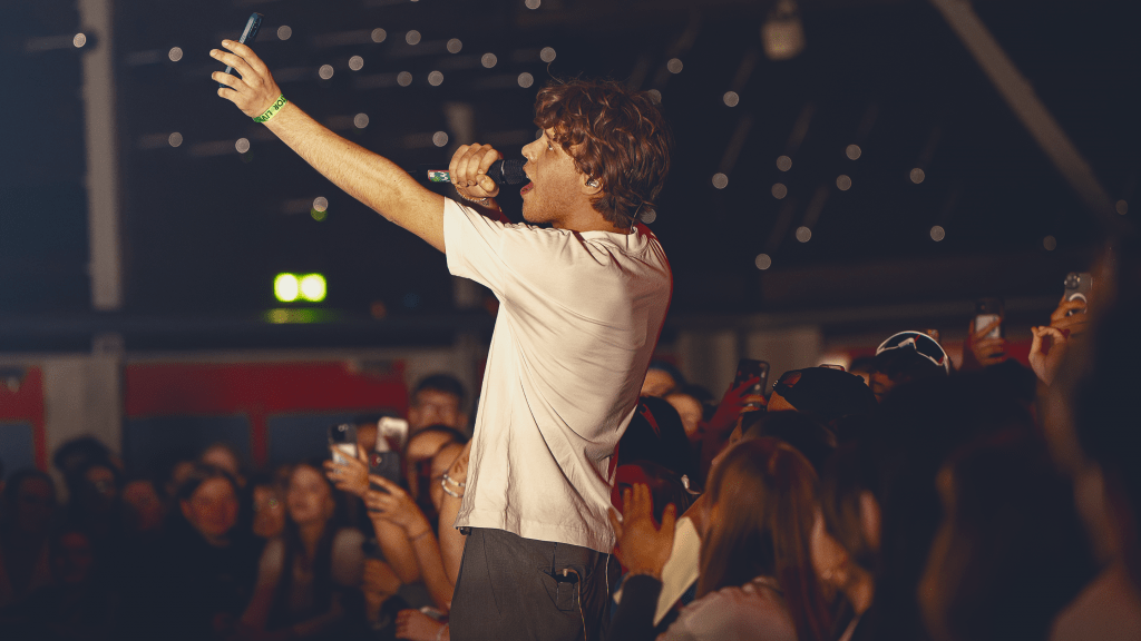 ZARTMANN - STADTHALLE, BAUNATAL © Luke B. Photography