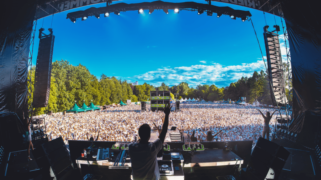 DANIEL FISCHER @ FFH JUST WHITE 2024, FRIEDBERG © Luke B. Photography