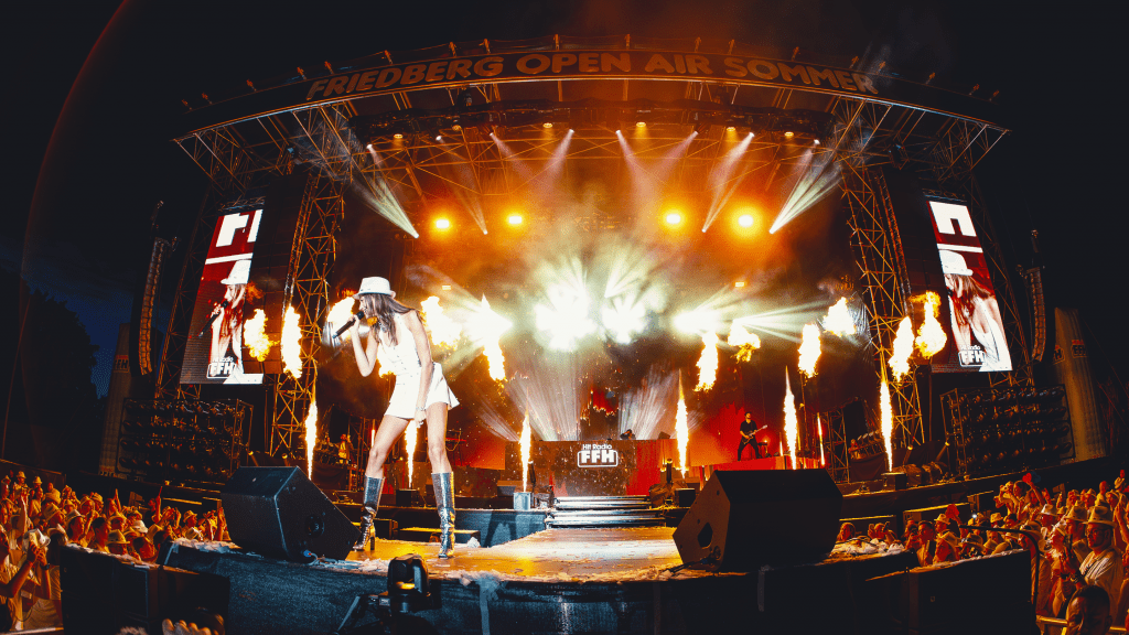 LEONY @ FFH JUST WHITE 2024, FRIEDBERG © Luke B. Photography