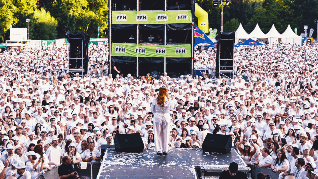 LOI @ FFH JUST WHITE 2024, FRIEDBERG © Luke B. Photography